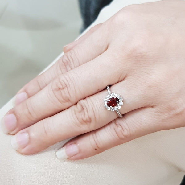 SR18487 : แหวนเงินแท้ 925 ฝังGarnet