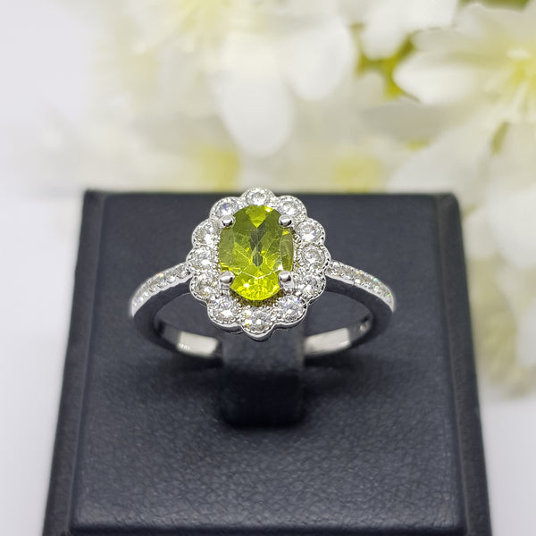 SR18488 : แหวนเงินแท้ 925 ฝัง Peridot