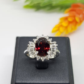 CM-7 : แหวนเงินแท้ 925 ฝัง Garnet